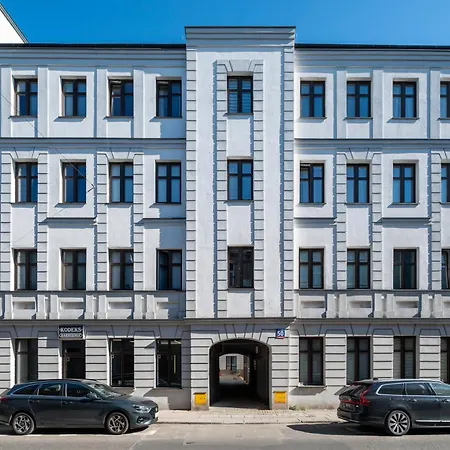 Nawrot Downtown Chic By Bookinghost * Łódź